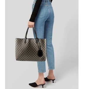 Gucci GG Supreme Monogram Small Reversible Tote Beige Black